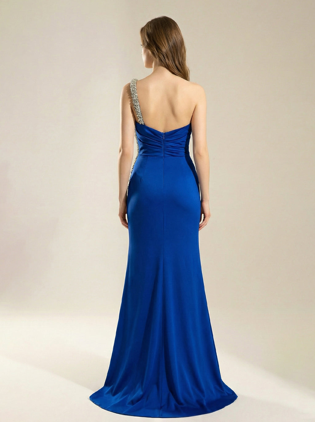 Sleeveless Long Dresses Are Suitable For Formal Occasions Or Parties.